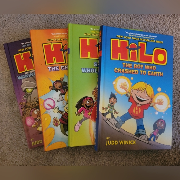 Hilo Series Books 1-4 - Picture 1 of 2